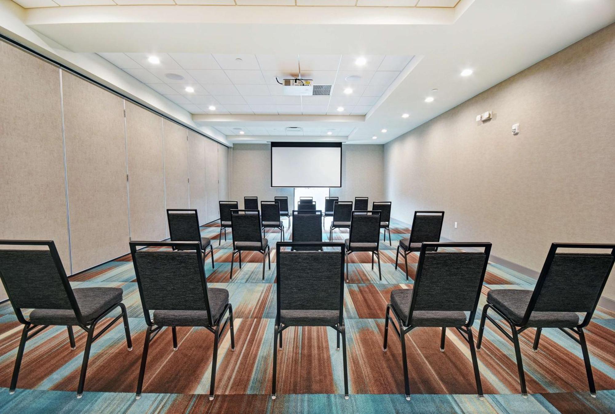 Home2 Suites By Hilton Beloit Buitenkant foto