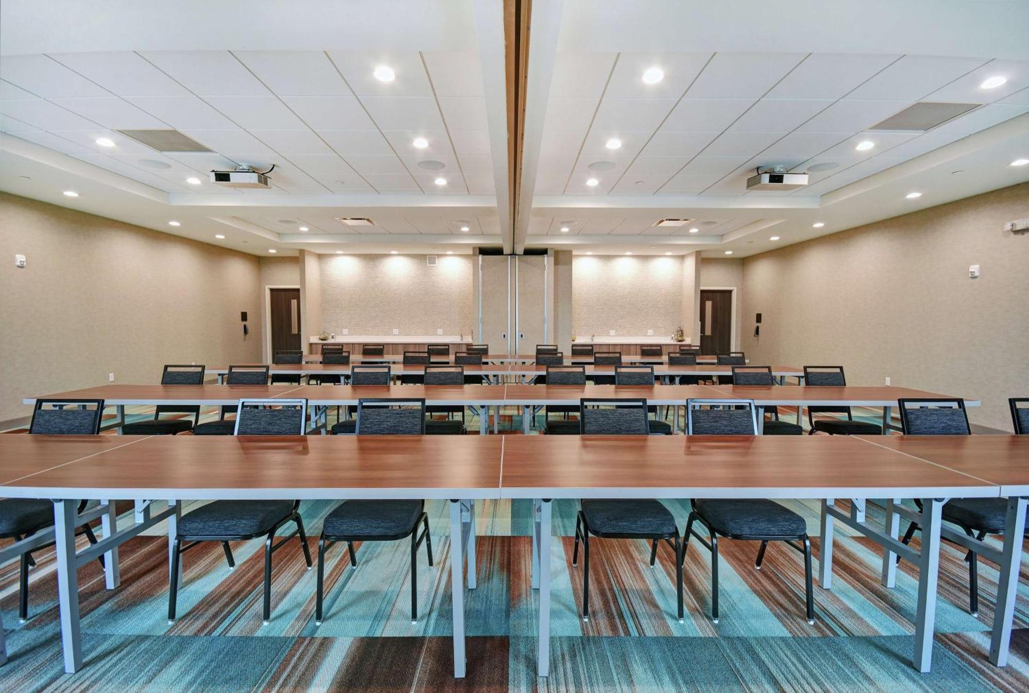 Home2 Suites By Hilton Beloit Buitenkant foto